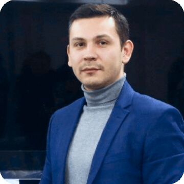 Генеральный директор «Эвотека»<br>Исрафилов Камиль Халилевич